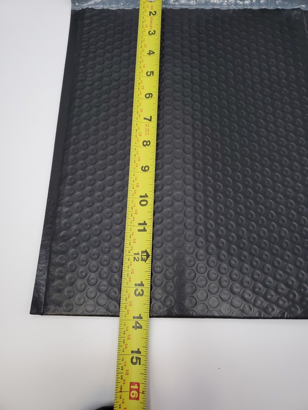 Poly Bubble Mailers Padded Envelopes 10″ x 14″ LOT of 25 Black Self Adhesive