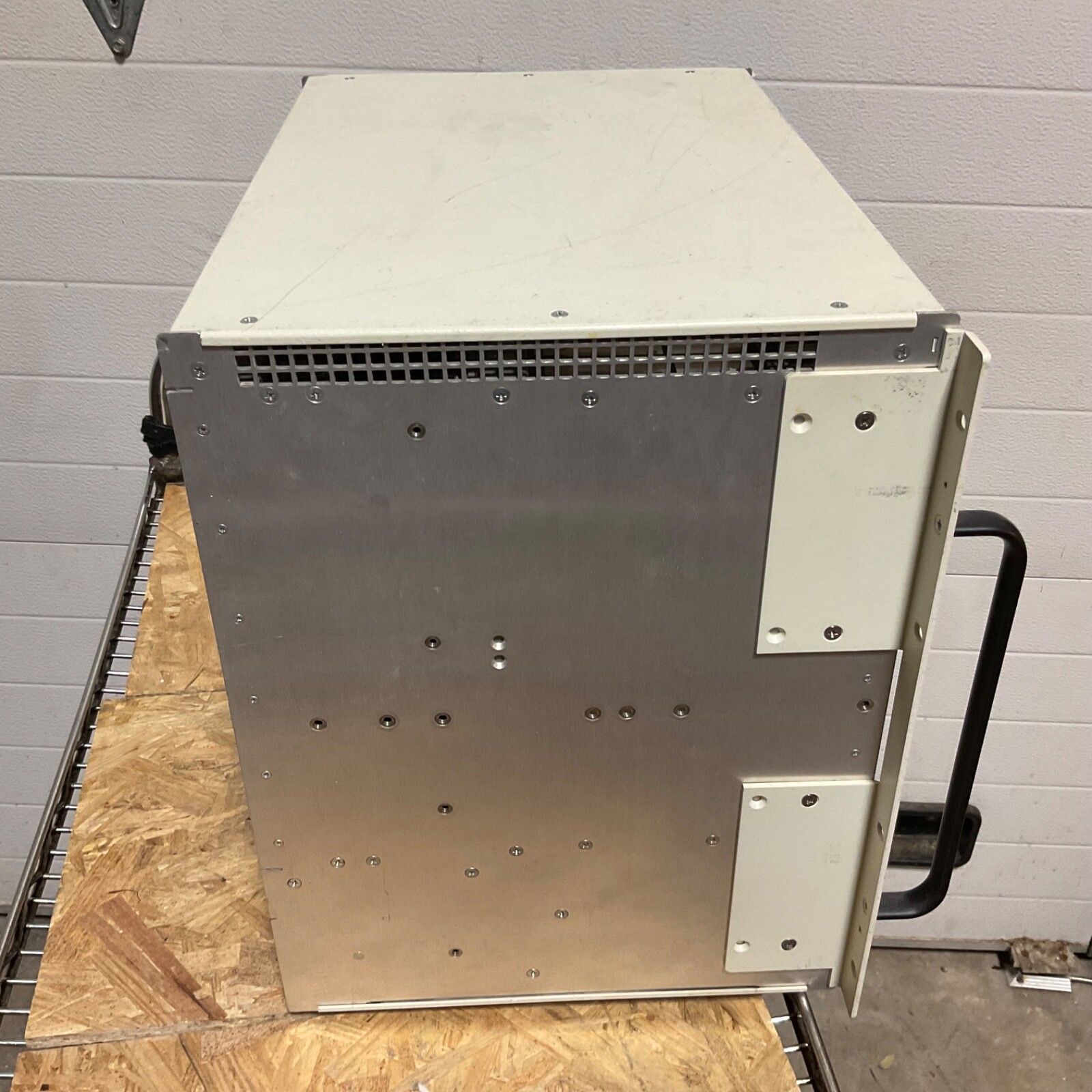 Tracewell Systems rack mount 16 slot PCI CompactPCI VME module box Powers up fan