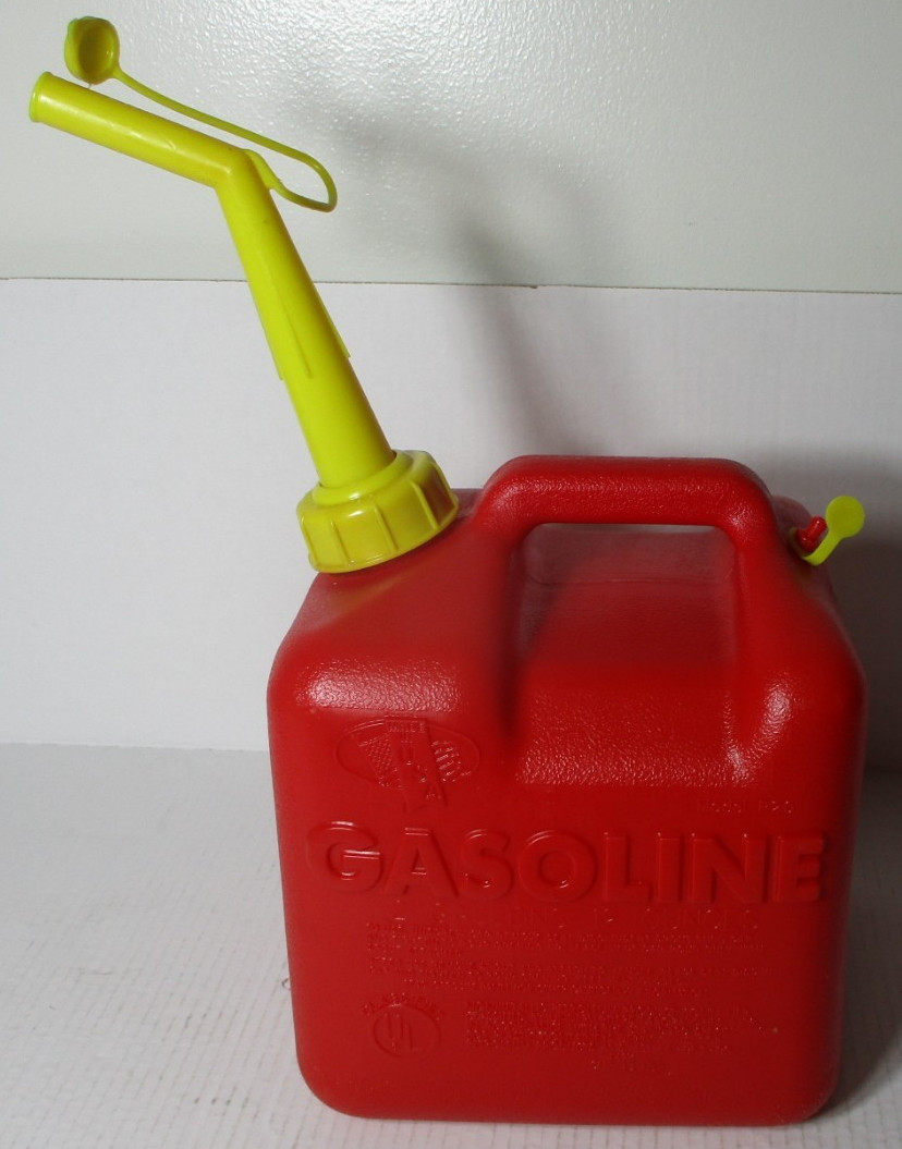 PRE BAN CHILTON 2 GALLON 12 oz VENTED GAS CAN FUEL JUG 2 GAL GASOLENE
