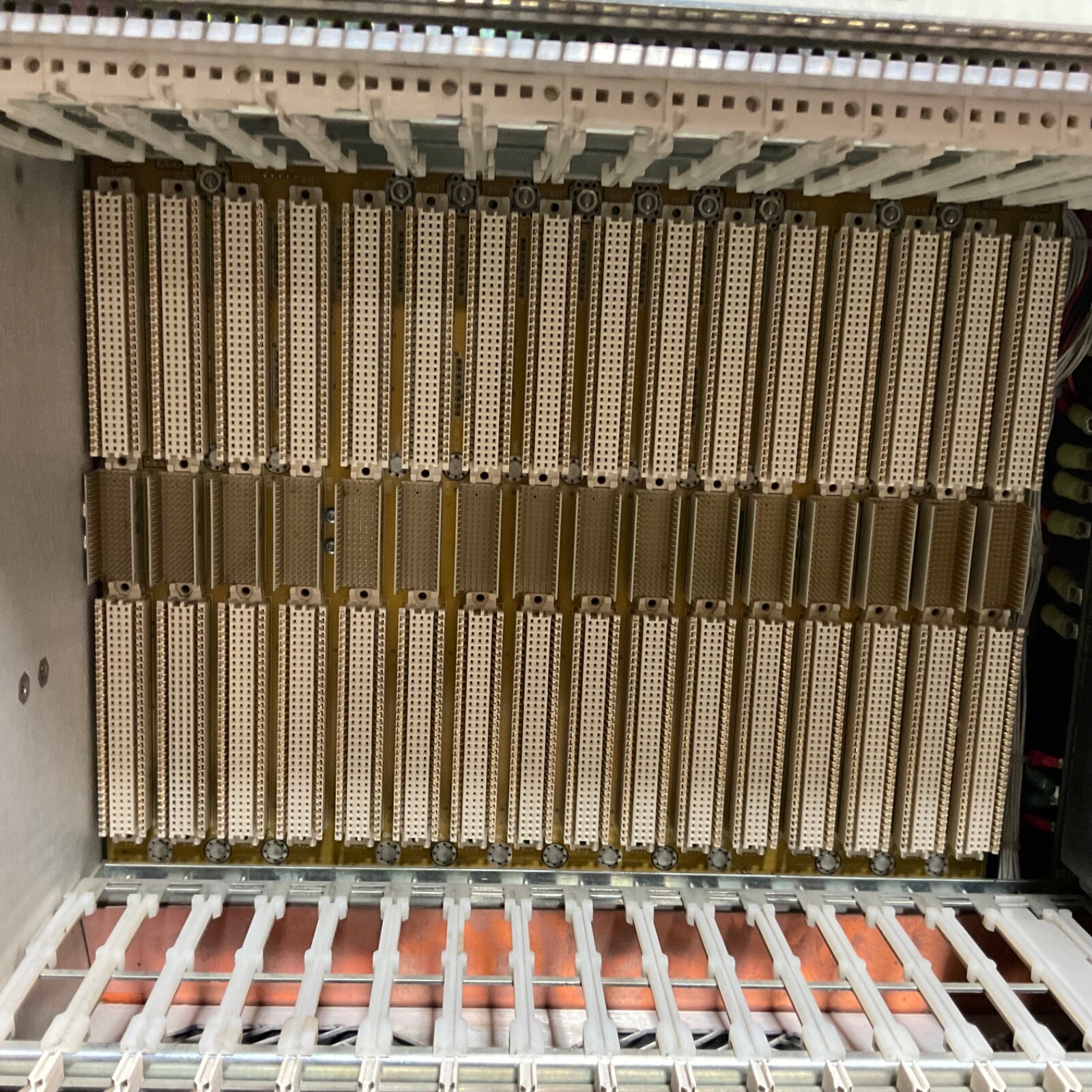 Tracewell Systems rack mount 16 slot PCI CompactPCI VME module box Powers up fan