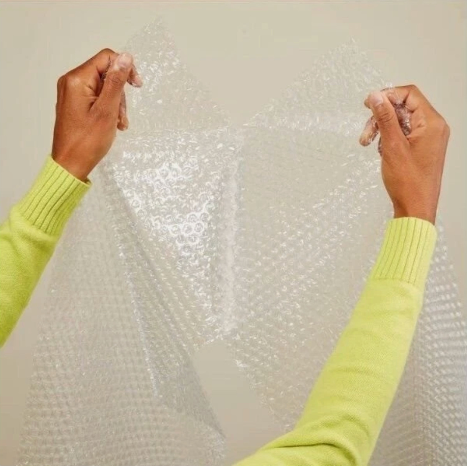 3/16″ SH Small Bubble Cushioning Wrap Padding Roll 1400′ x 12″ Wide Perf 12″.