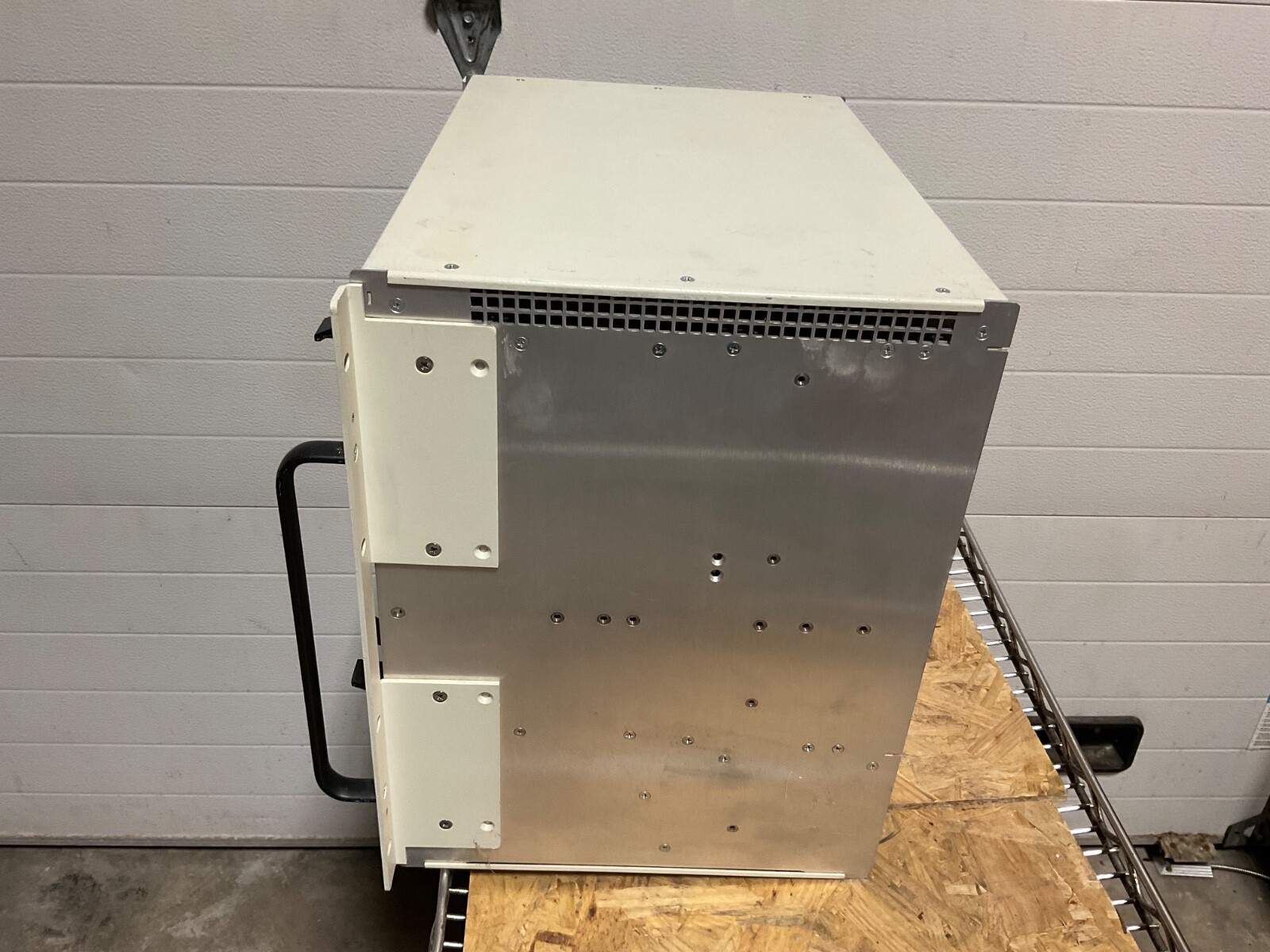 Tracewell Systems rack mount 16 slot PCI CompactPCI VME module box Powers up fan