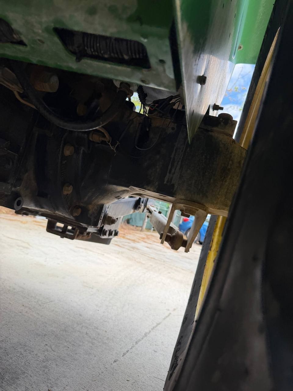 John Deere 5325 Tractor Diesel 4×4 Loader PTO Clean Runs Strong 2008