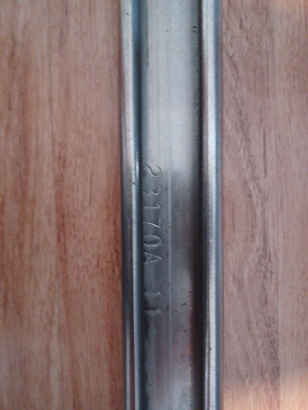 B-LINE SOLID STRUT CHANNEL 1″×1-5/8″×40-5/8″ STAINLESS STEEL 304 12 GAUGE Qty 1