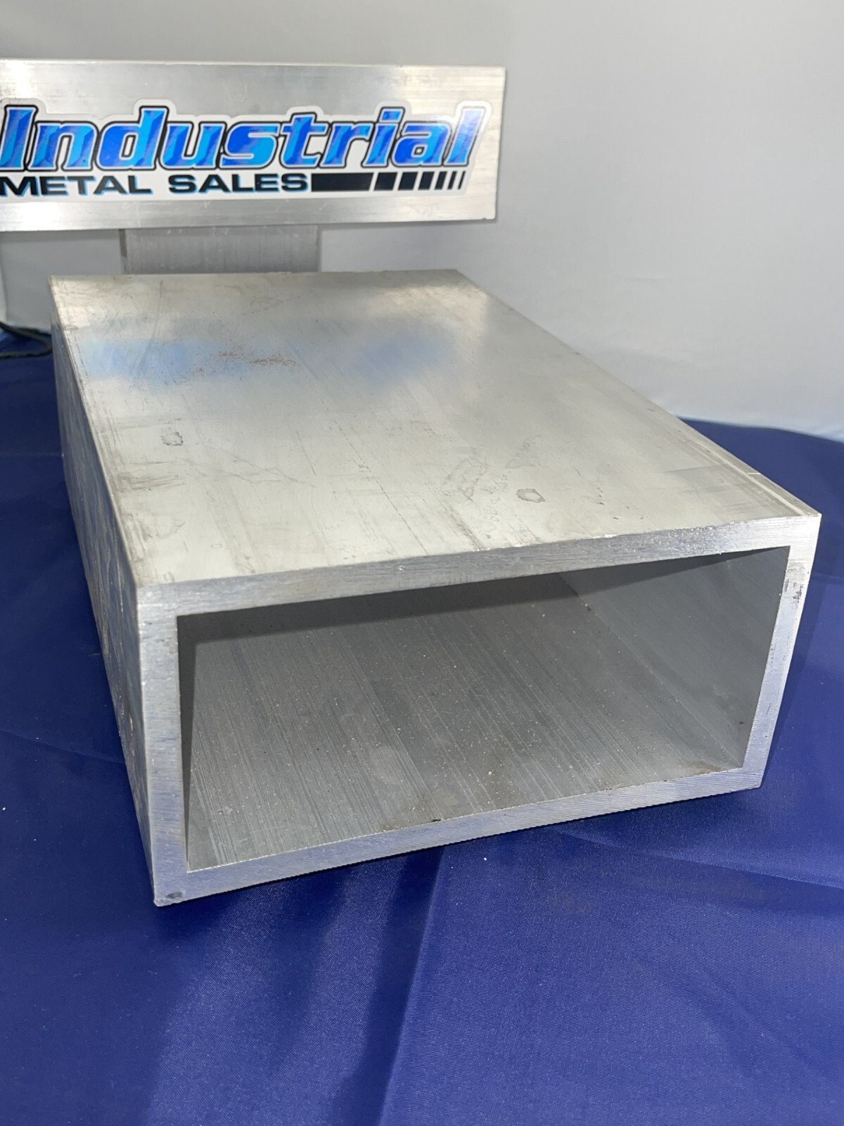 6061 T6 Aluminum Rectangle Tube 4″ x 8″ x 12″ x 3/8″– 4″ x 8″ x .375″ Wall