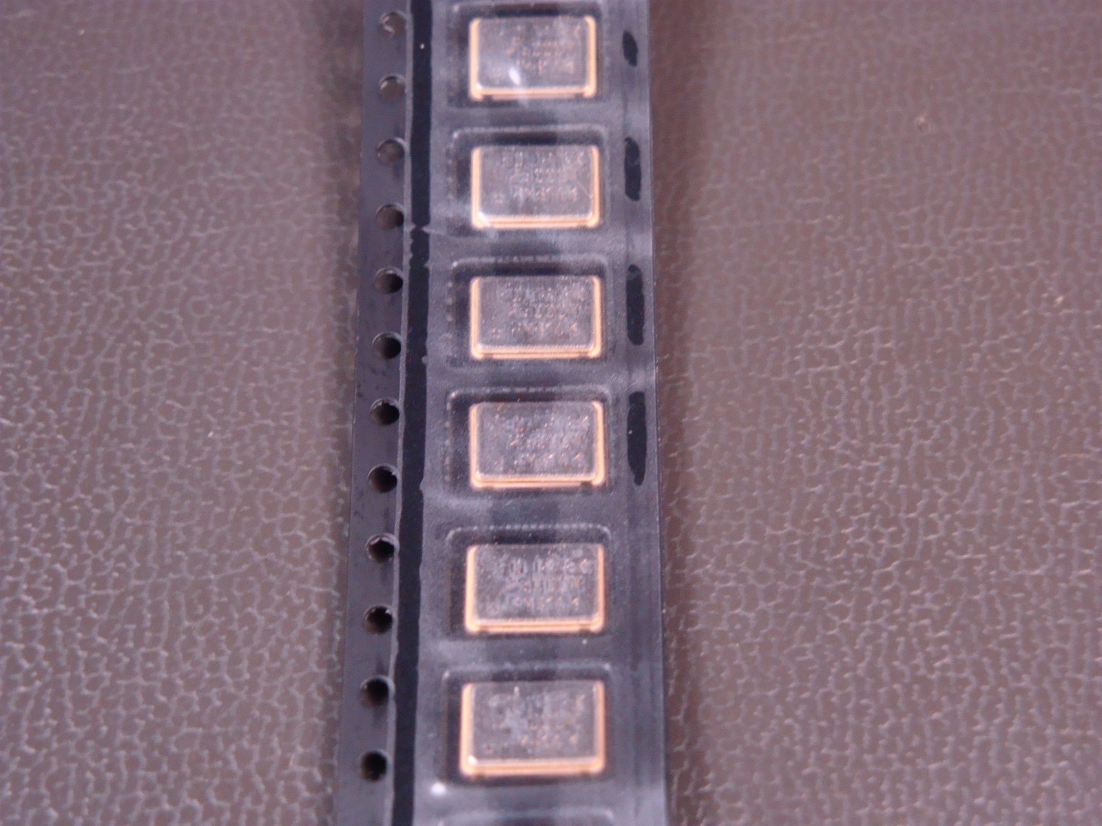 EH2600ETTTS-25.000M Ecliptek Quartz Crystal Clock Oscillator 25MHz 3.3Vdc SMT