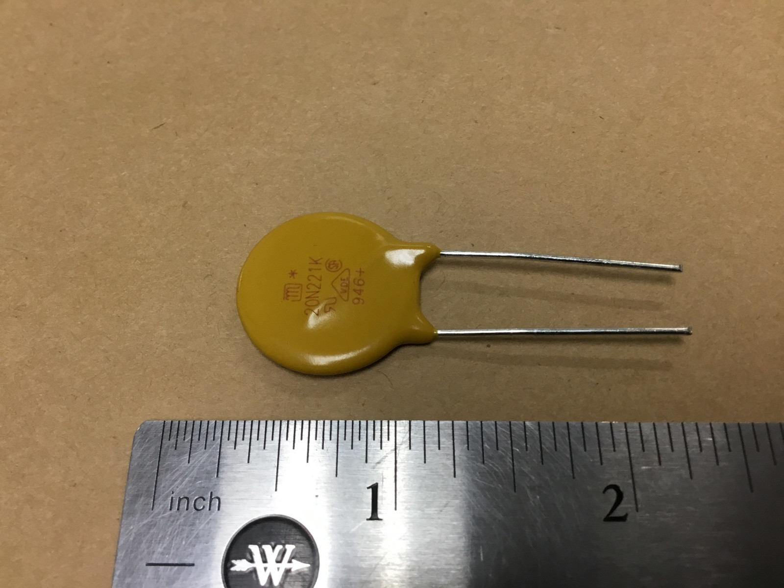 (10 PCS) RFE JVR20N221K11PU5 VARISTOR ( 0N221K ) RoHS YES