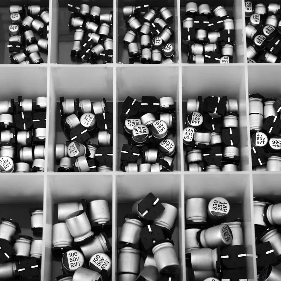 1µF–1000µF | 6.3V–50V SMD Electrolytic Capacitor Lot | 1206/1210 Sizes