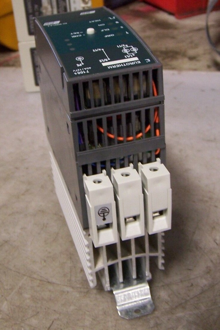 NEW EUROTHERM 7100S SINGLE PHASE SOLID STATE CONTACTOR 40A/127V/NONE/XXX/MSFU