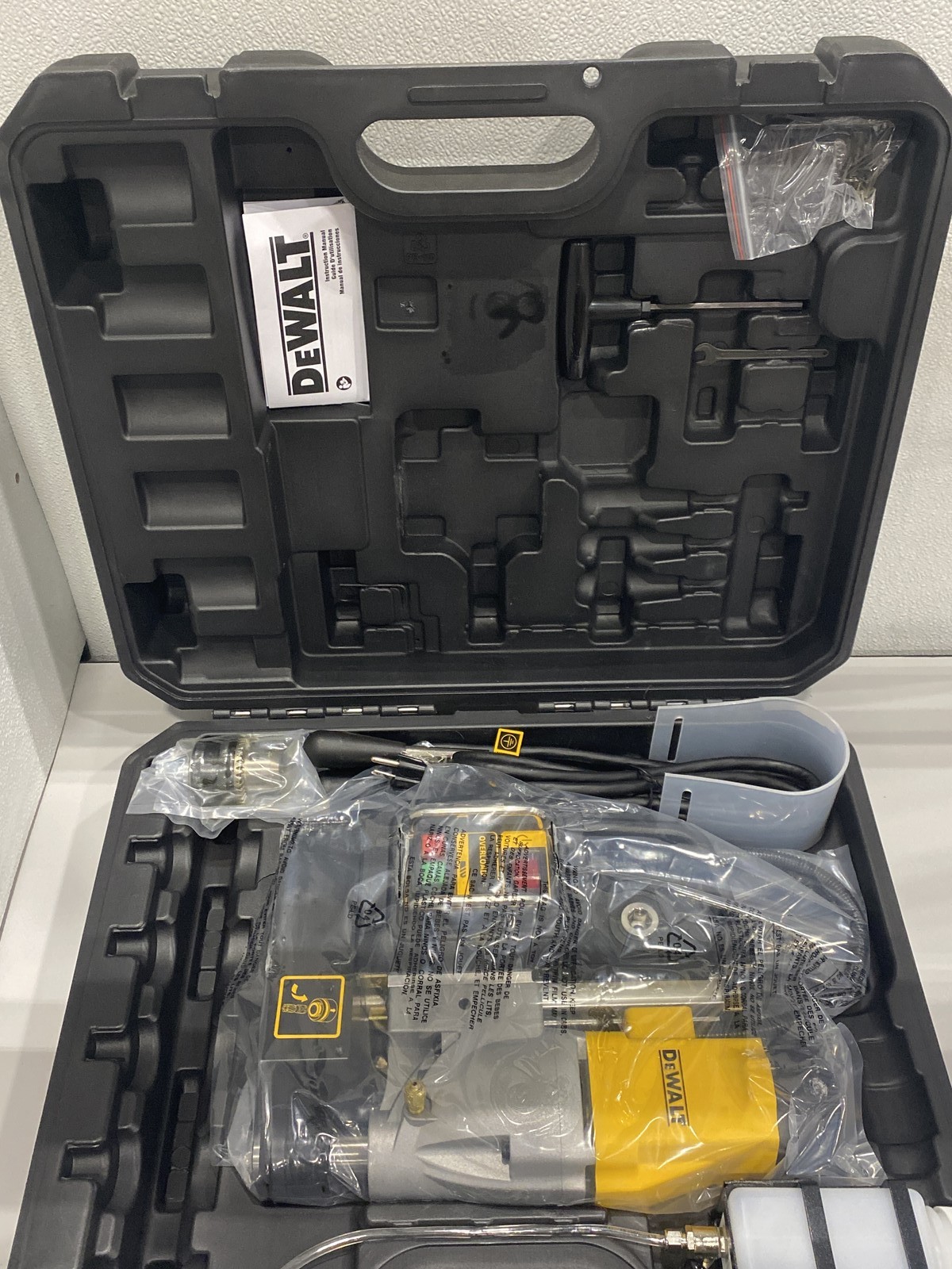 DeWalt DWE1622K 2″ Two Speed Magnetic Drill Press
