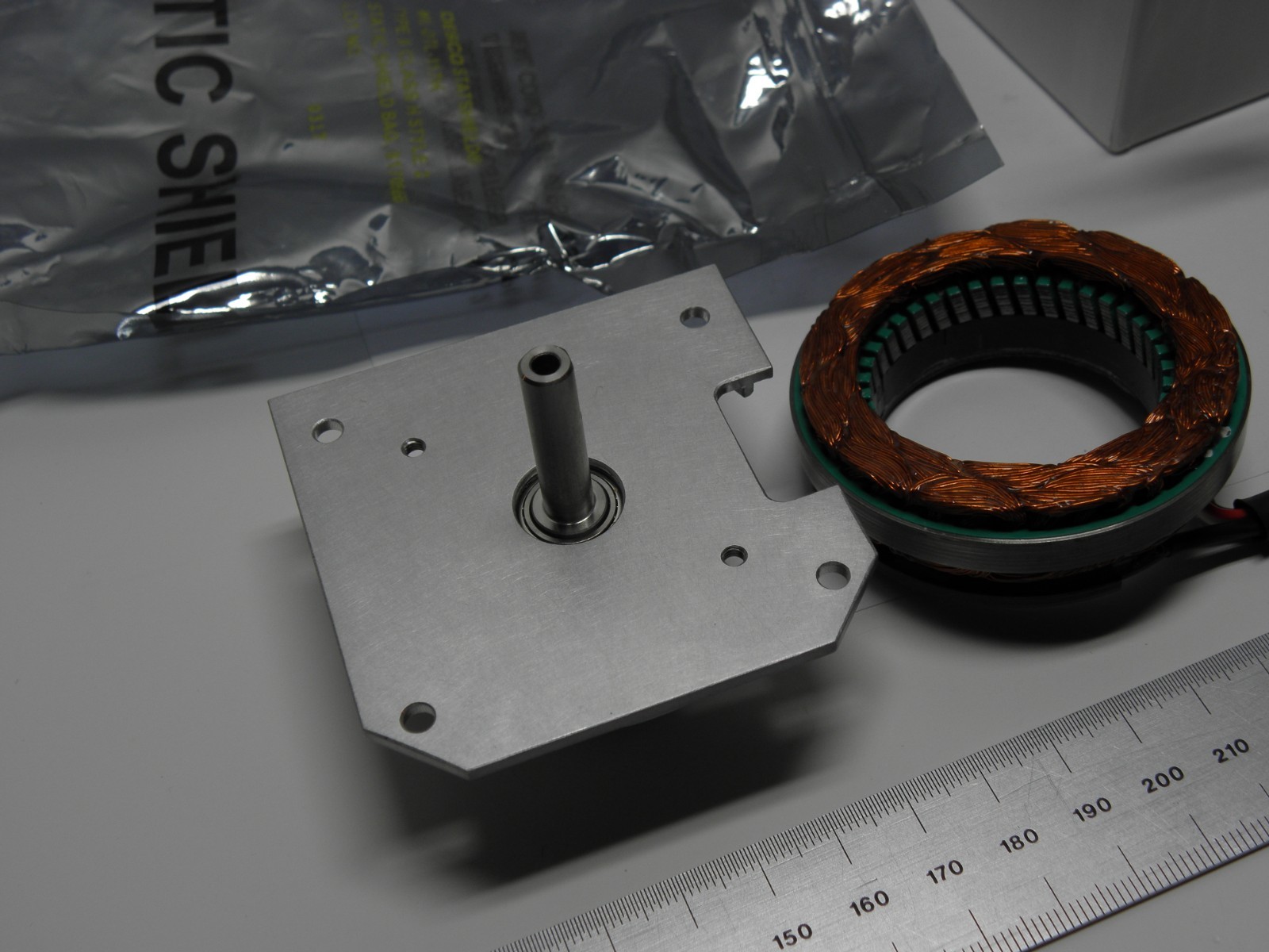 Kollmorgen RBE Motor RBE-01510-F02 with bearings new