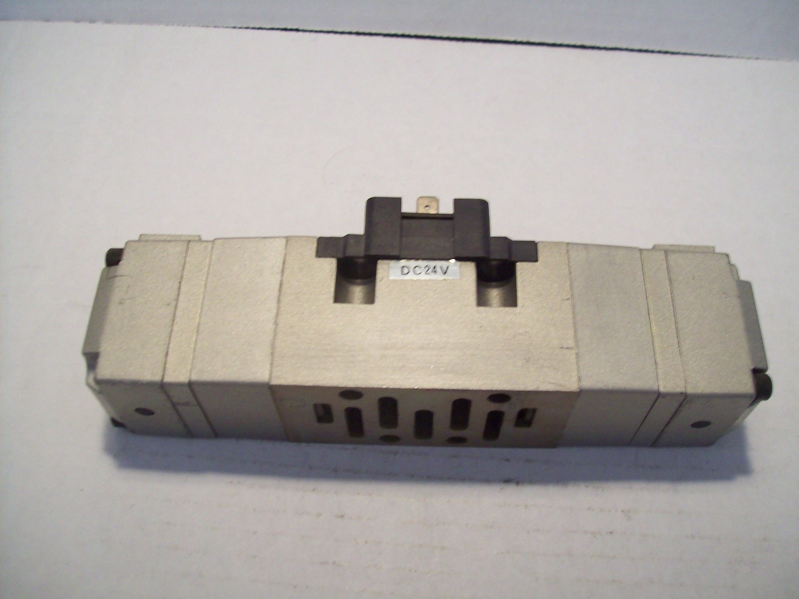 NEW SMC VP7-6-FG-D-3 2 POSITION PNEUMATIC DIRECTIONAL CTR VALVE 24VDC COIL P774