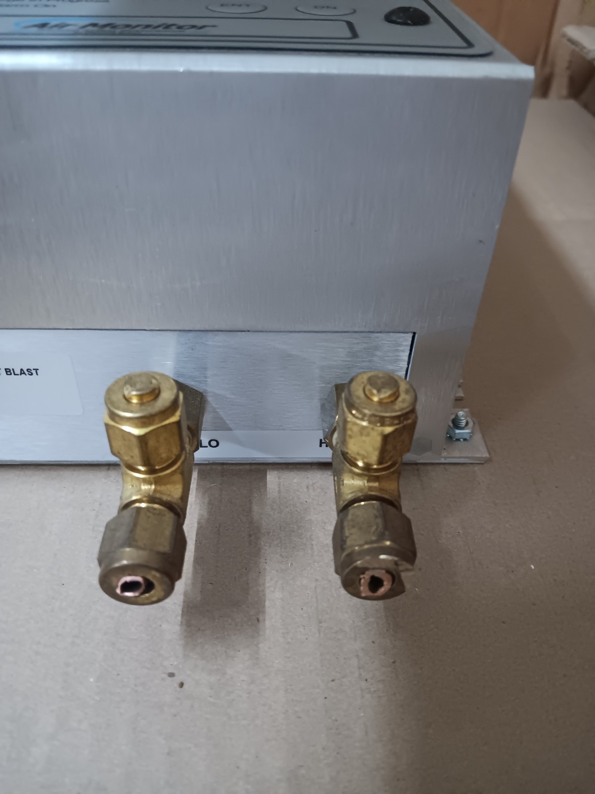 AIR MONITOR CORP MASS-TRON-II Mass Flow Transmitter 24 VAC/DC