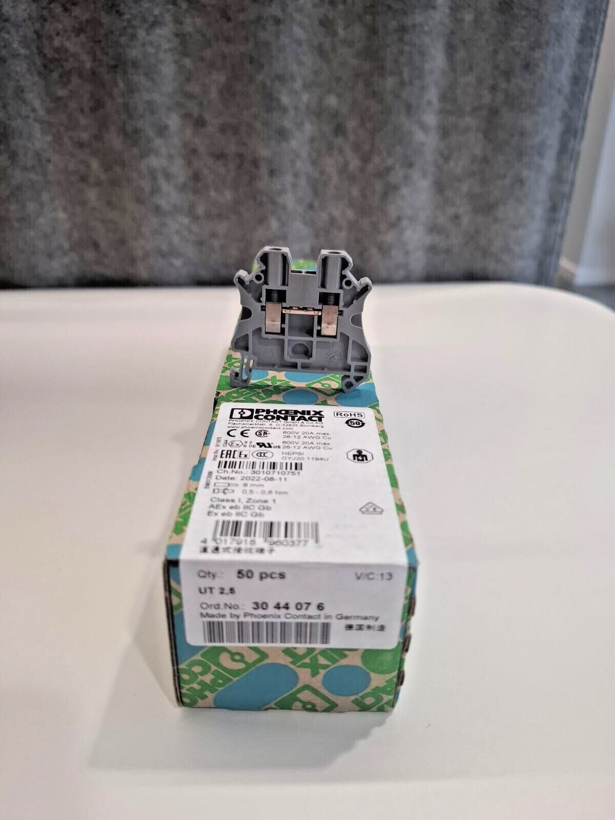 BOX OF 50 Phoenix Contact UT 2,5 Feed-Through Terminal Block 3044076 Gray New