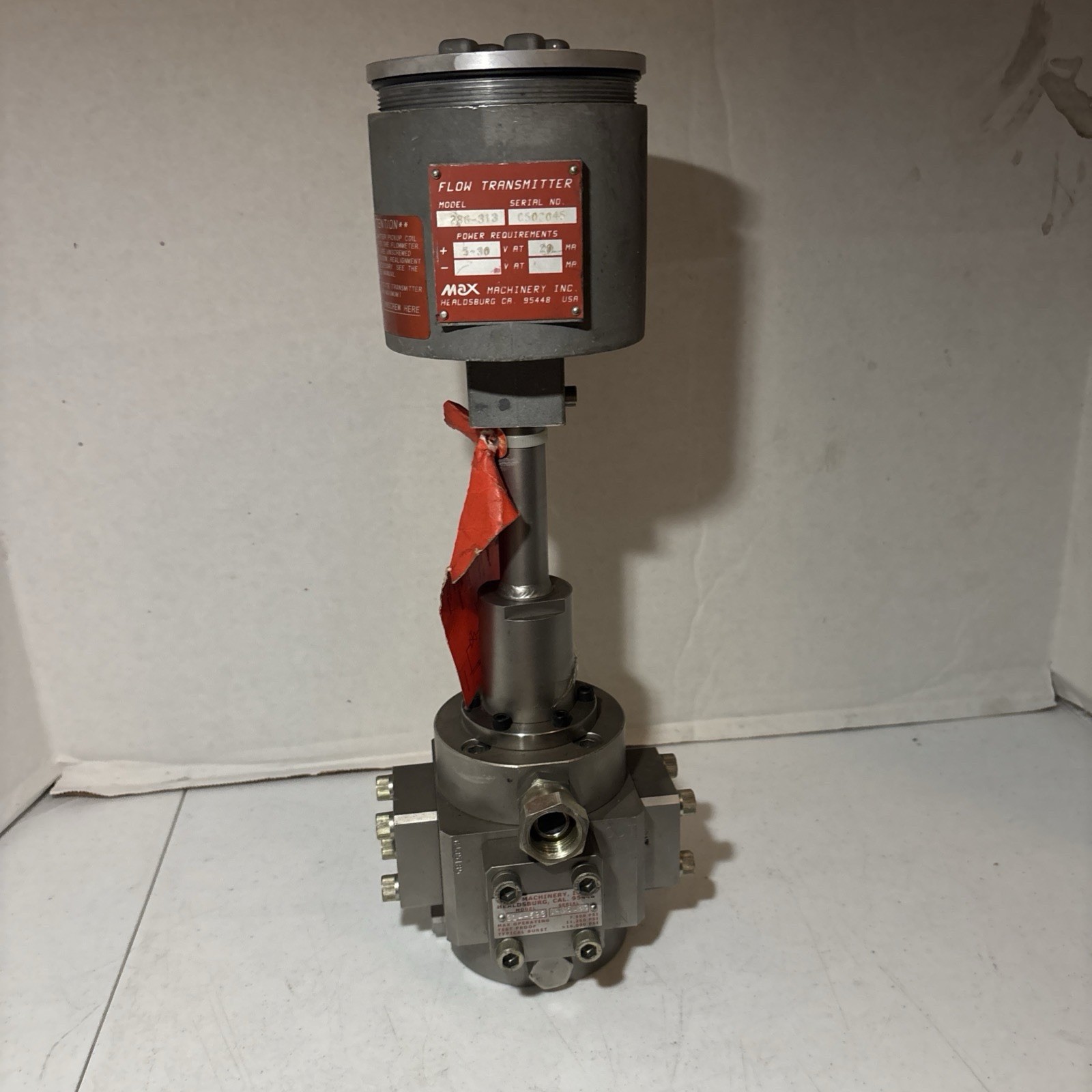 Max Machinery 286-313 5-30V Flow Transmitter W/ 214-593 Piston Flow Meter