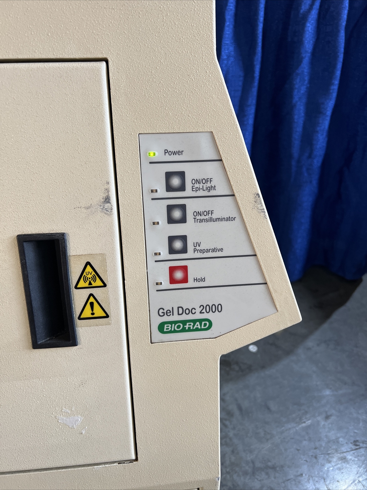 BIO-RAD GEL DOCUMENTATION SYSTEM GEL DOC 2000 WITH CAMERA