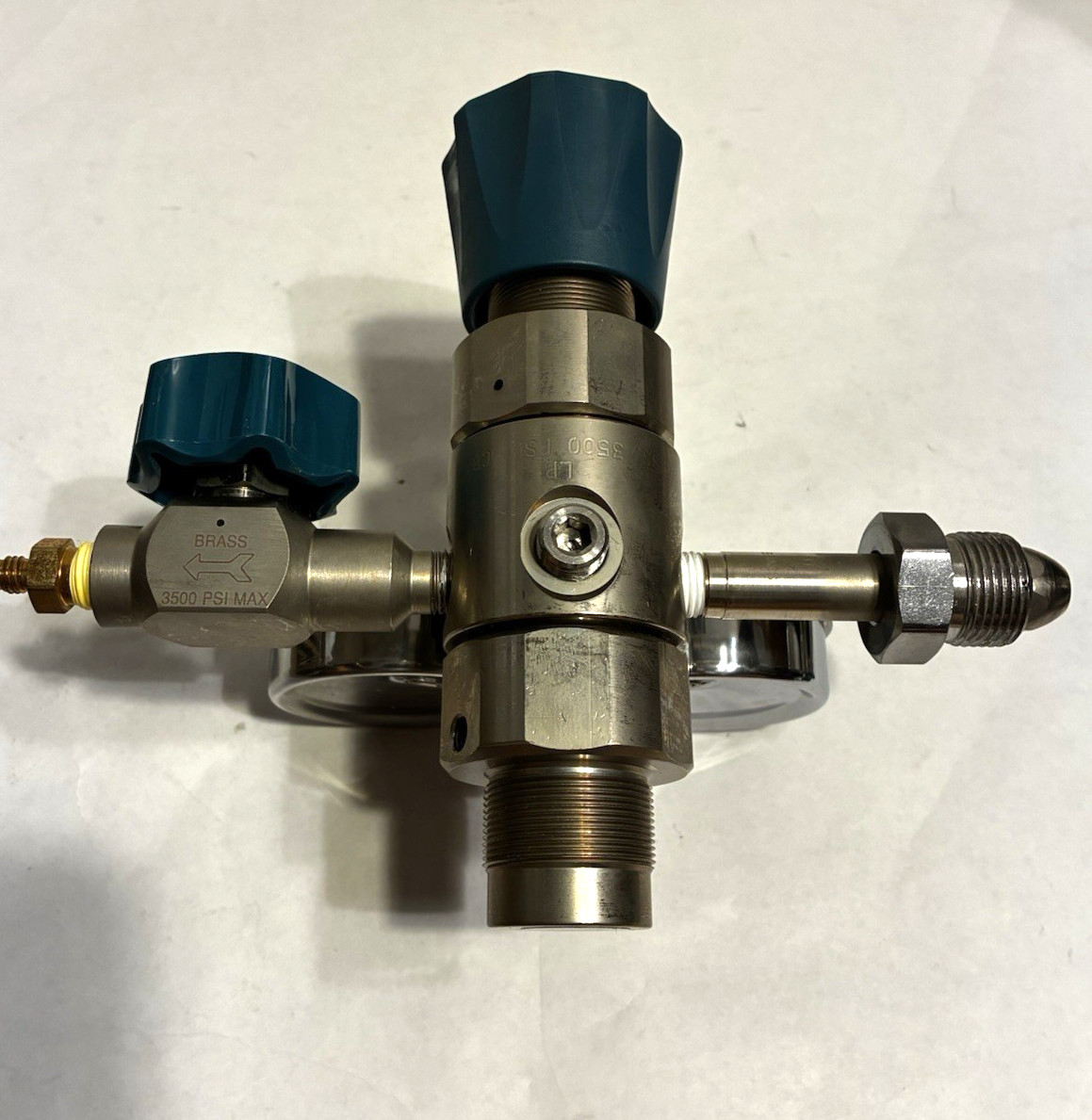Airgas Y12-C245B580-AG High Purity Brass Two-Stage Gas Regulator-rare