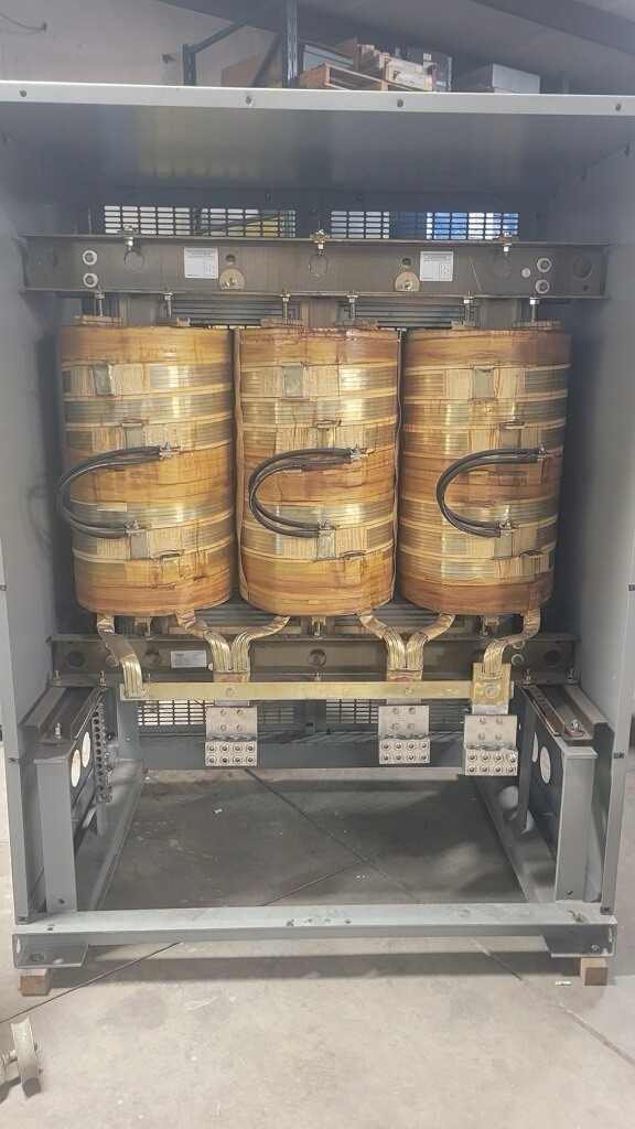 Transformer READ DESCRIPTION BUYER CAN ARRANGE DELIVERY OR PICKUP