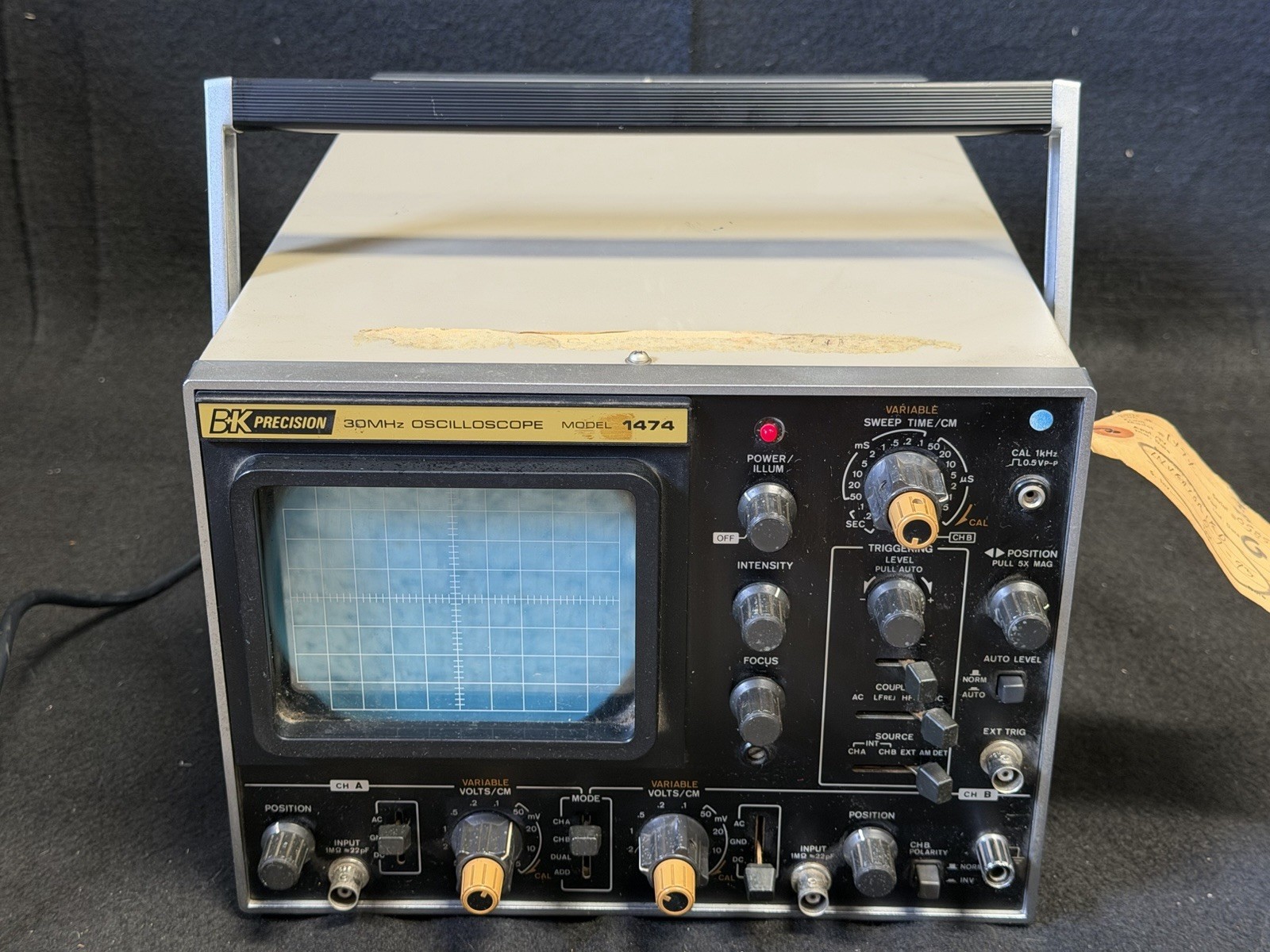 Vintage B&K Precision 1474 30mhz Oscilloscope Turns On