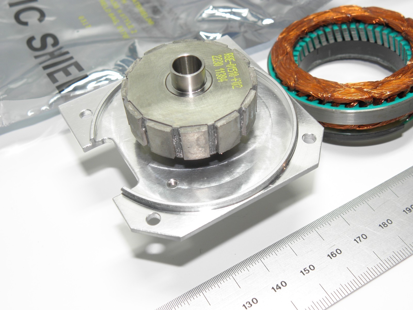 Kollmorgen RBE Motor RBE-01510-F02 with bearings new