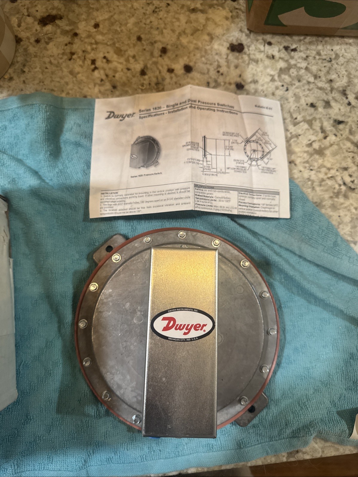 Dwyer Series 1620 Pressure Switch Cat # 1626-1
