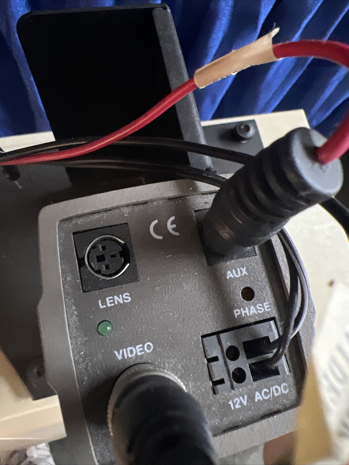 BIO-RAD GEL DOCUMENTATION SYSTEM GEL DOC 2000 WITH CAMERA