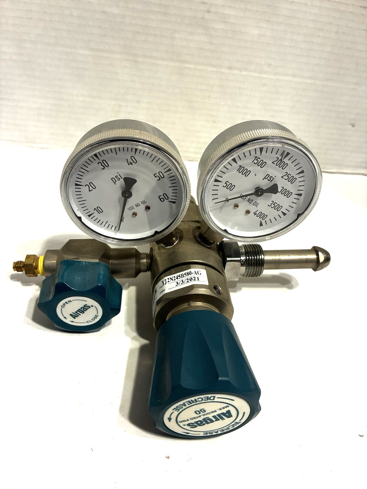Airgas Y12-C245B580-AG High Purity Brass Two-Stage Gas Regulator-rare