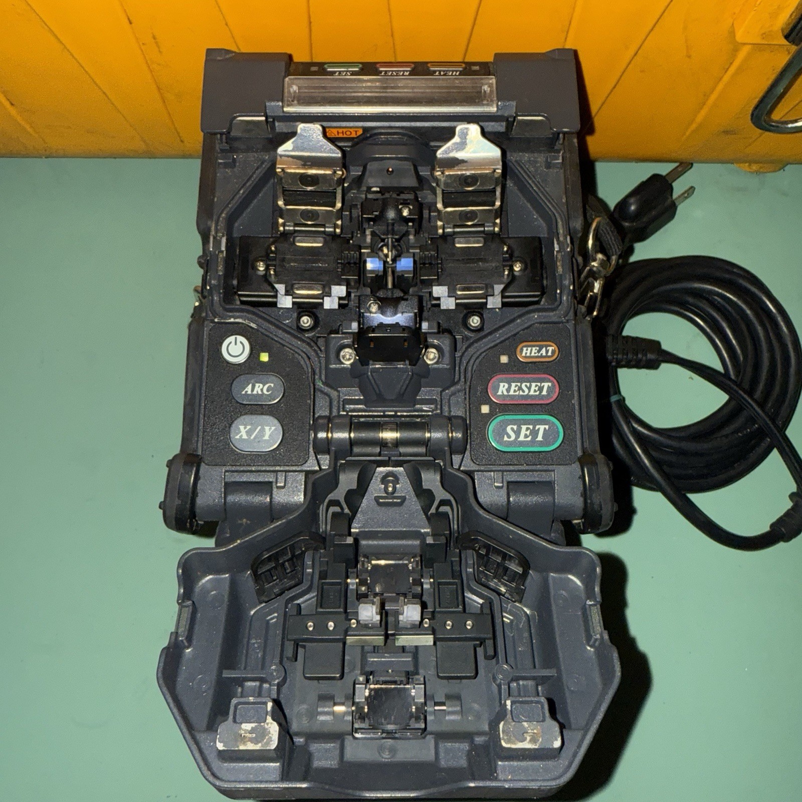 Fujikura FSM-60S Fusion Splicer w/ CT-30 Cleaver – 13k Arcs N.A.