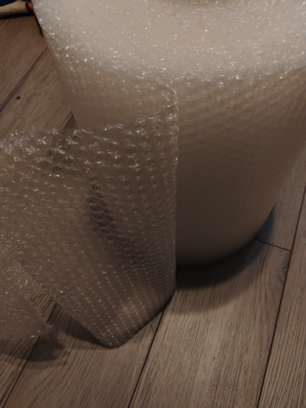 3/16″ SH Small Bubble Cushioning Wrap Padding Roll 700’x 12″ Wide Perf 12″ 700FT