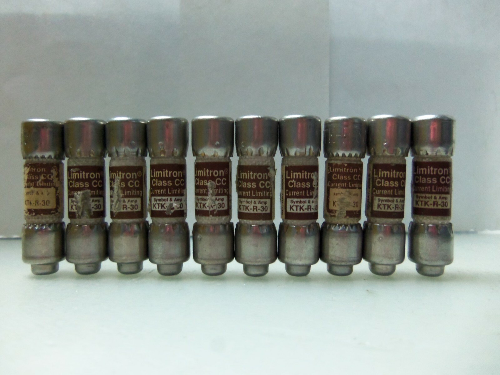 Nice Lot Bussmann Limitron KTK-R-30 Amp Fuses Class CC 600 Volts