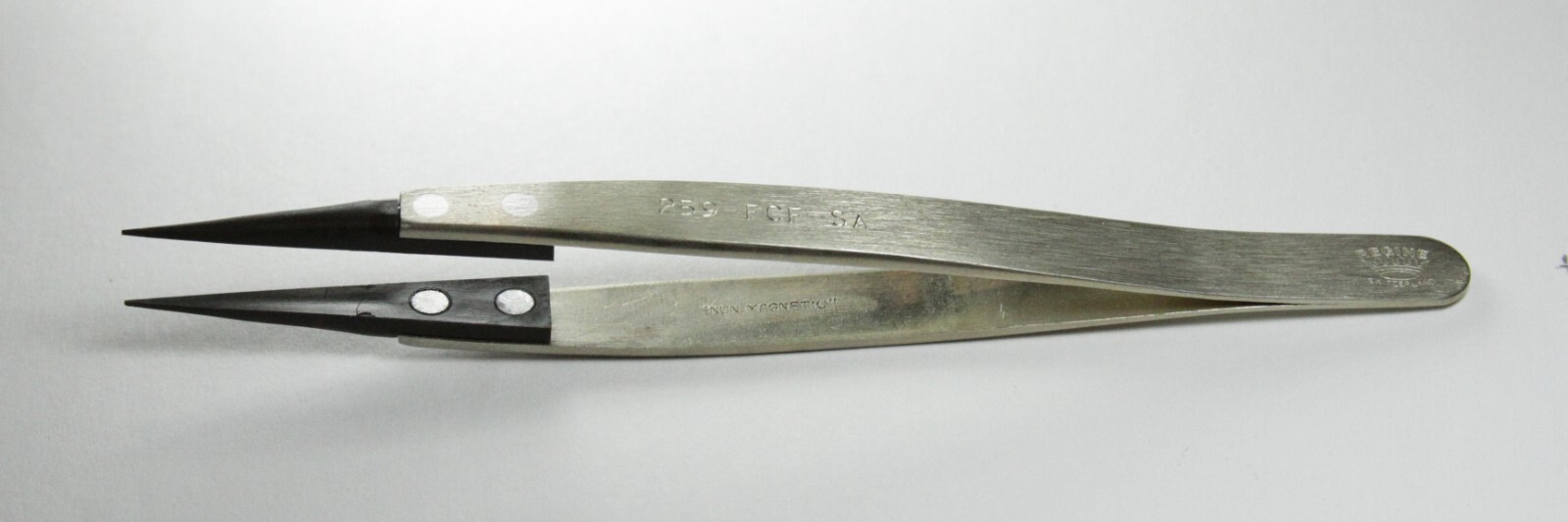 Regine Switzerland 259 CF Carbofib Antimagnetic, Anti-acid Steel ESD Tweezers