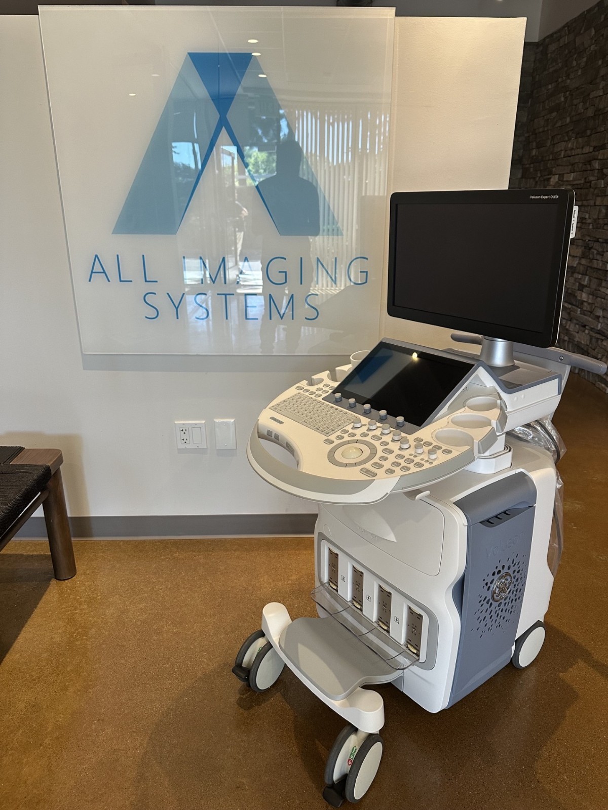 GE Voluson E10 BT19 4D Ultrasound System