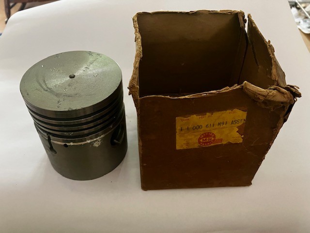 Massey Harris piston – new OEM