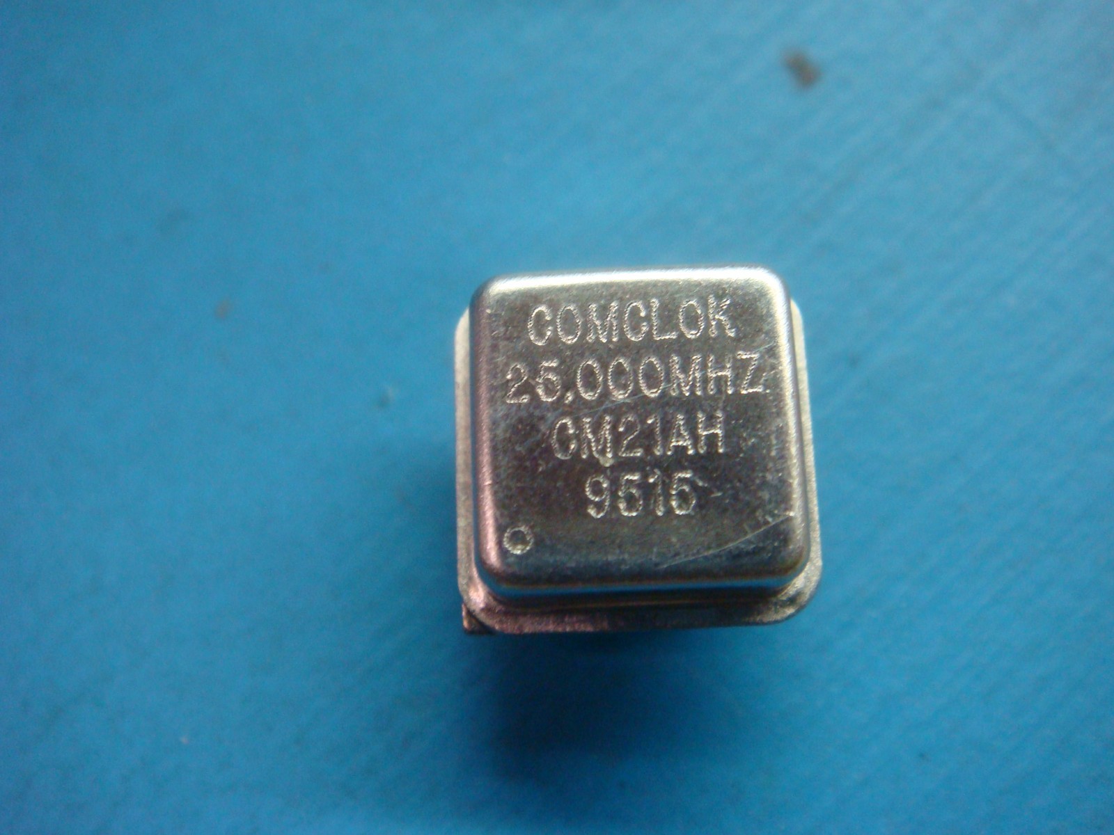 (5) COMCLOK CM21AH-25.000 25 MHz 5V 8 PIN HCMOS CRYSTAL CLOCK OSCILLATOR