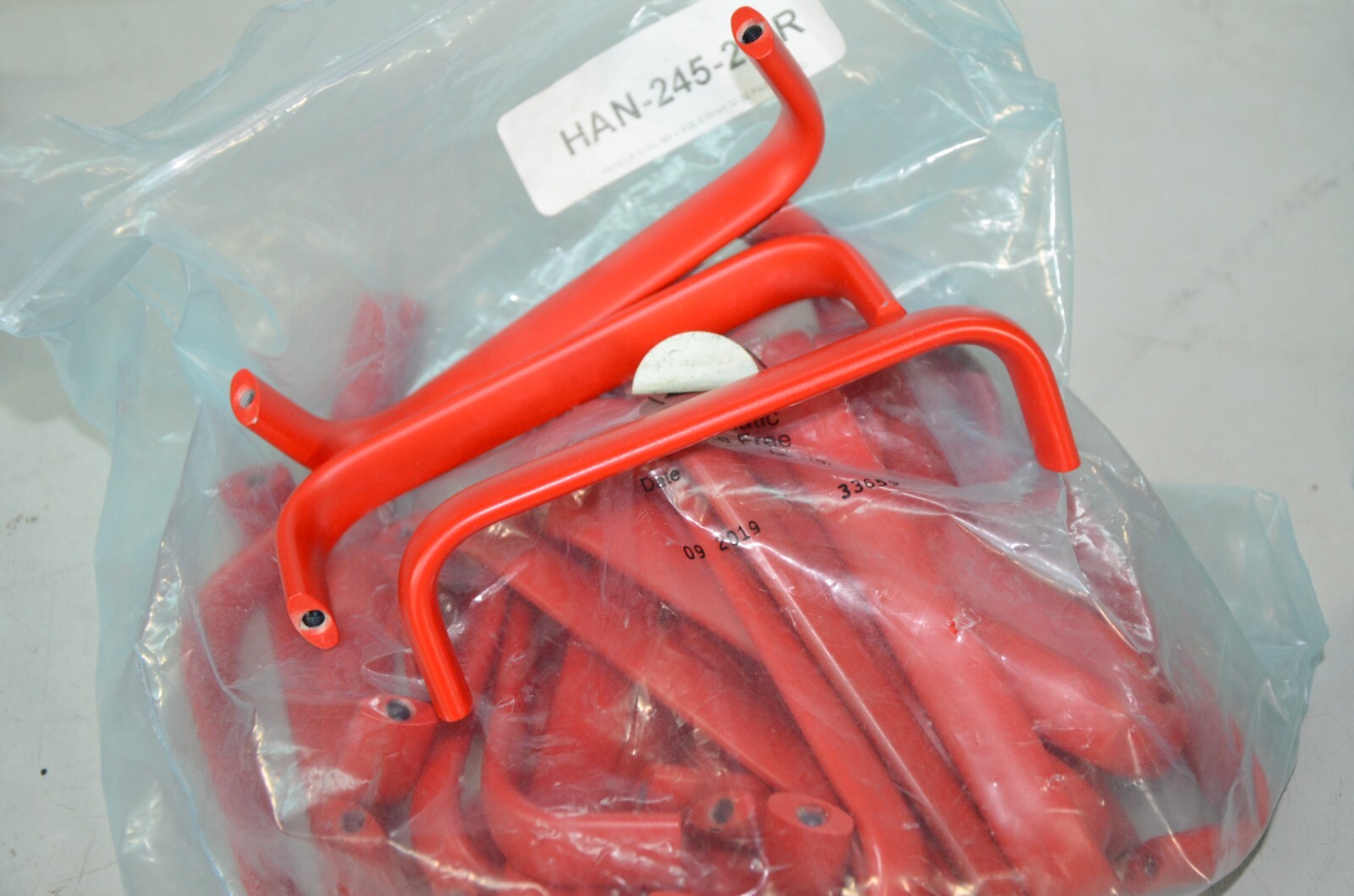 Ametek HAN-245-25-F 5/8 X 9/32 X 5″ Cinch 10-32 Red Painted Rack Handle Kit of 2