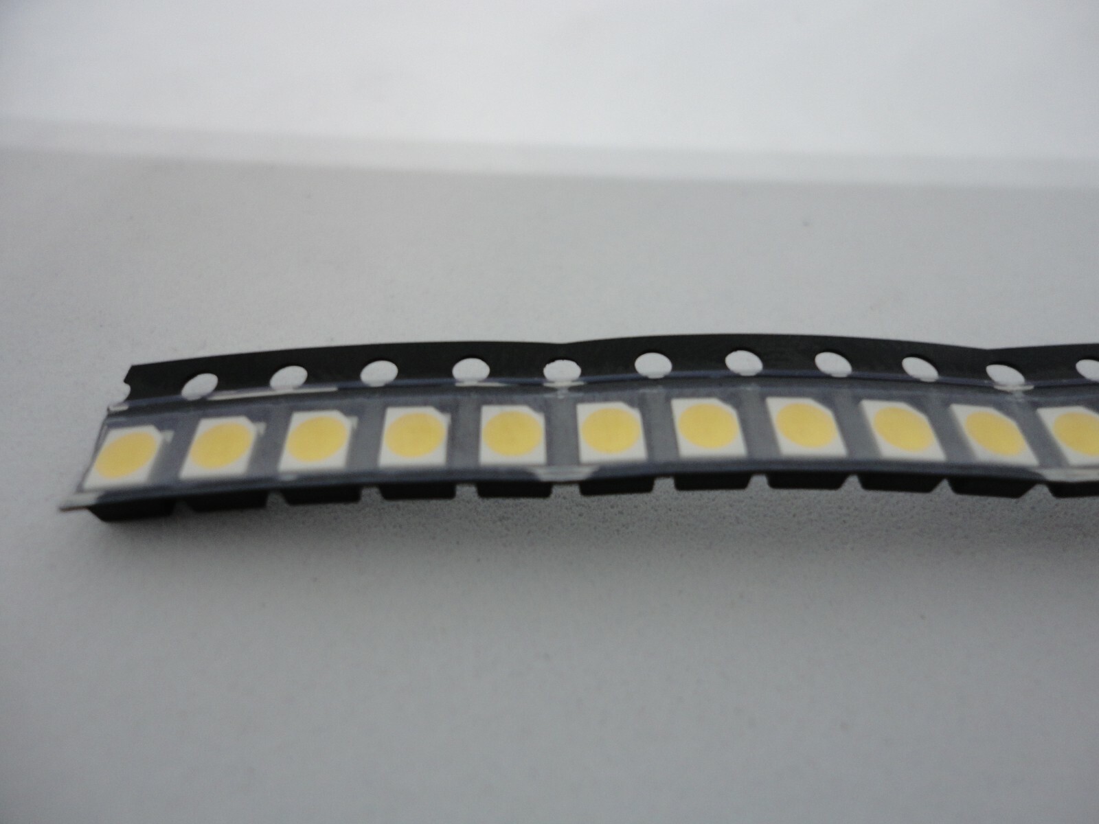 20Pcs Pack Lot Bright SMD LED Small Light Emitting Diodes 3528 1210 WHITE Color