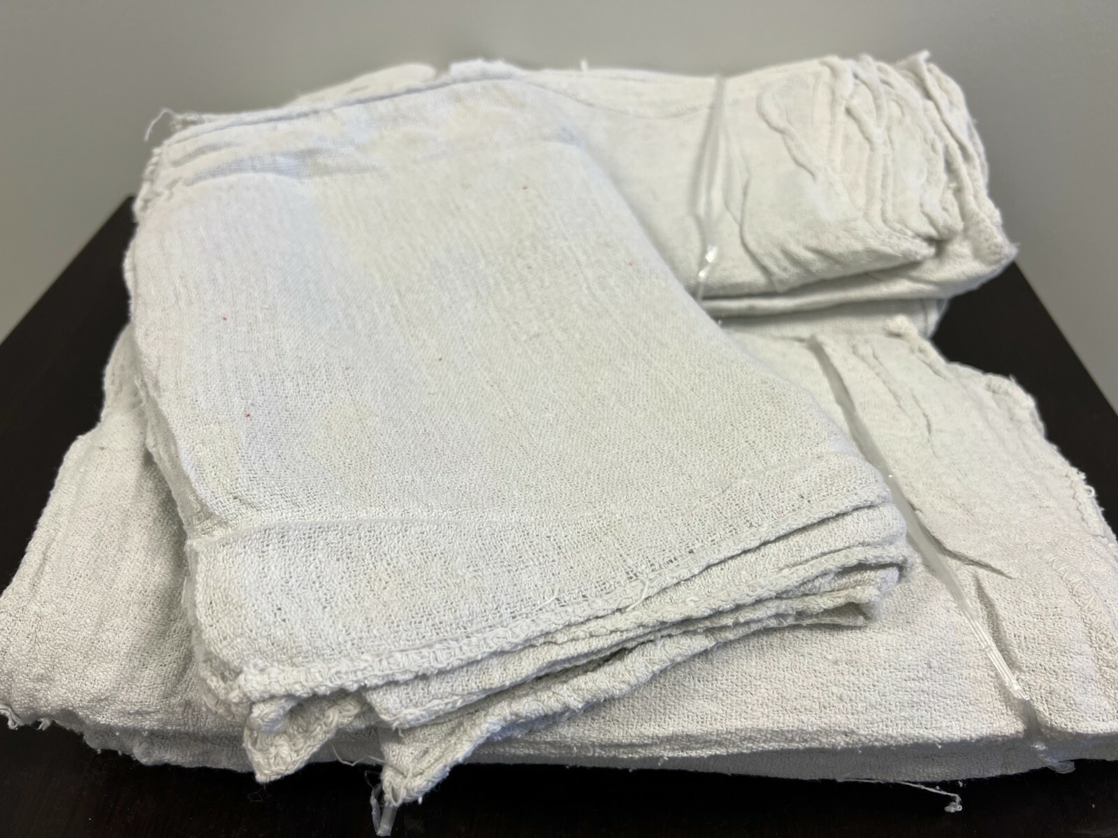 1000 PIECES NEW WHITE INDUSTRIAL SHOP RAGS CLEANING TOWELS 14×14 inches