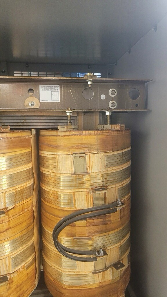 Transformer READ DESCRIPTION BUYER CAN ARRANGE DELIVERY OR PICKUP