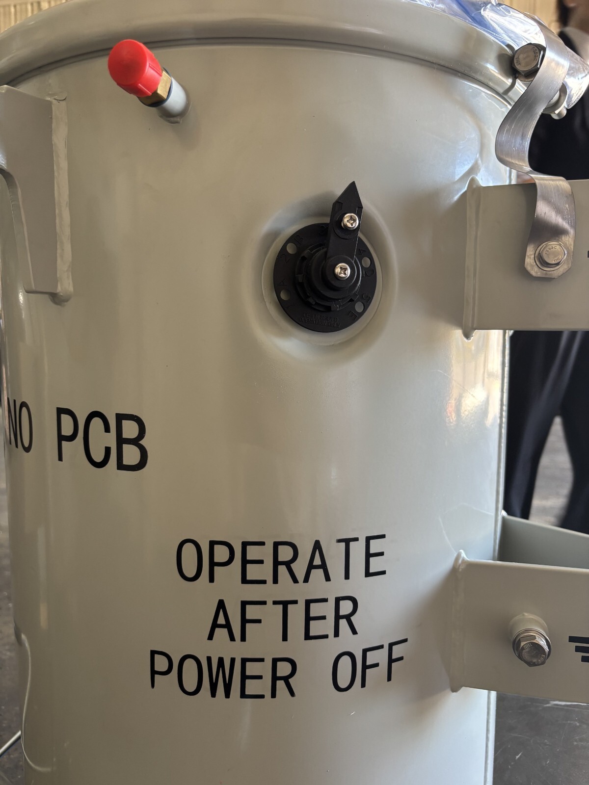 25 kVA Single Phase Pole-Mounted Transformer 7620-240/120V