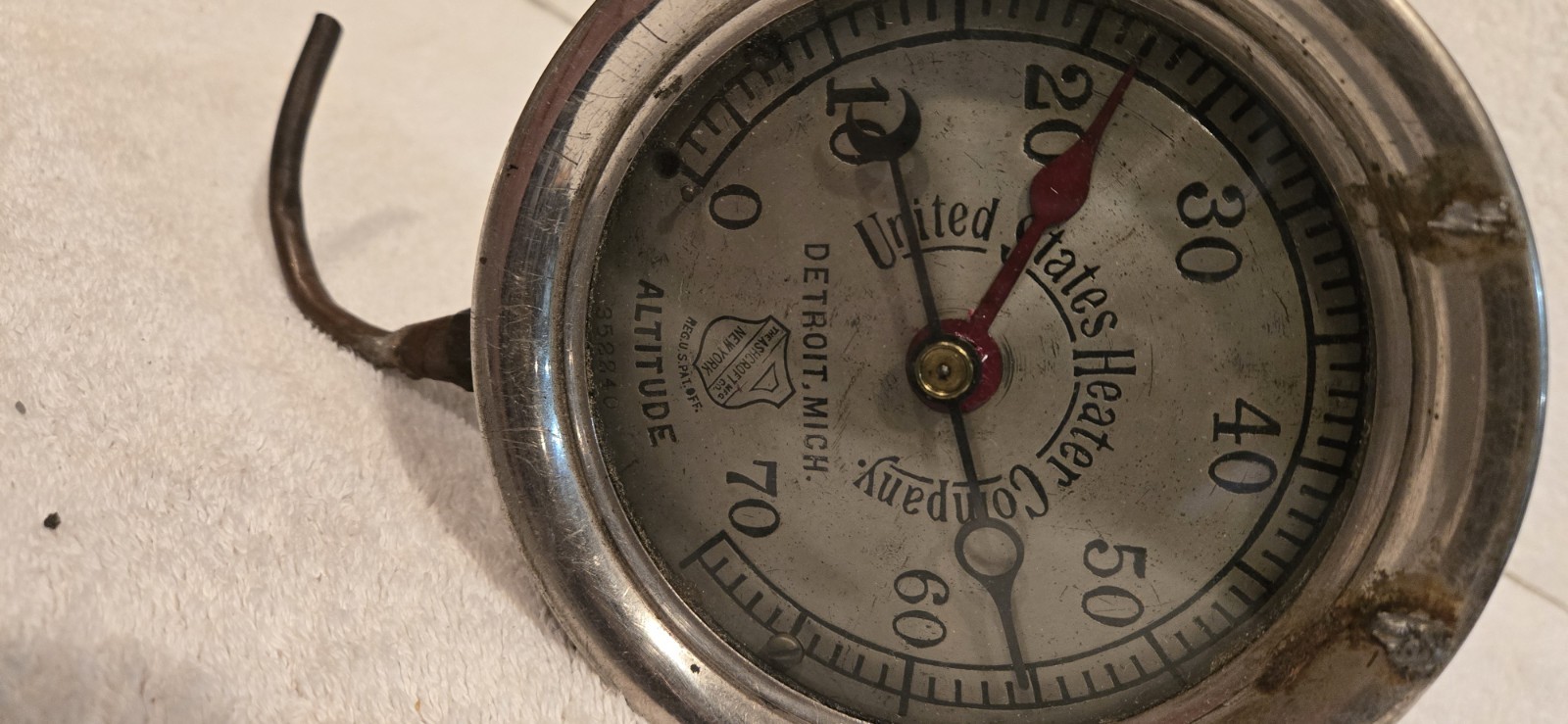 Vintage UnIted States Heater Company Altitude Meter Gauge 0-70 5″x2″