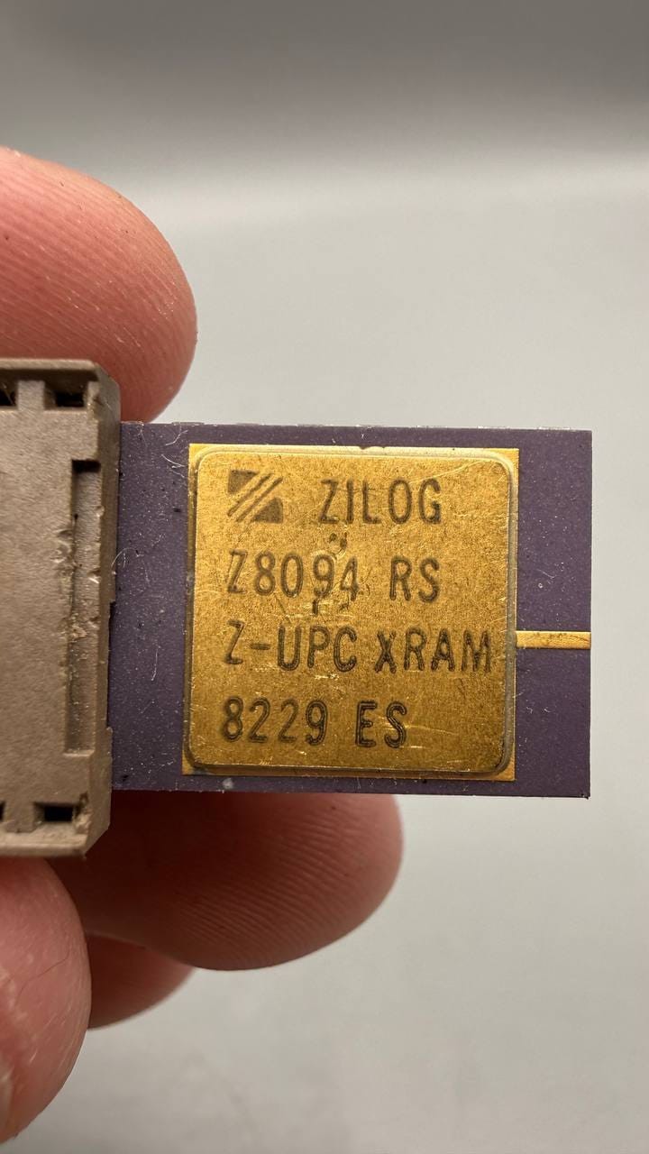 Zilog Z8093RS Z8094RS Z-UPC Piggyback Microcontroller ES Engineering Sample Lot3