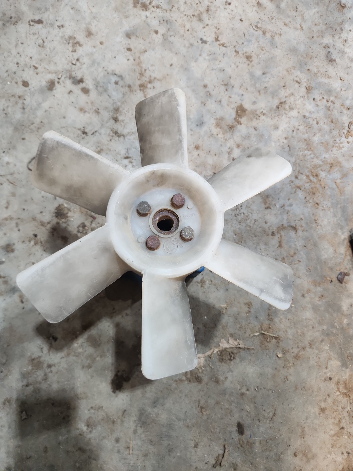 Ford 1500 Tractor Water Pump With Fan