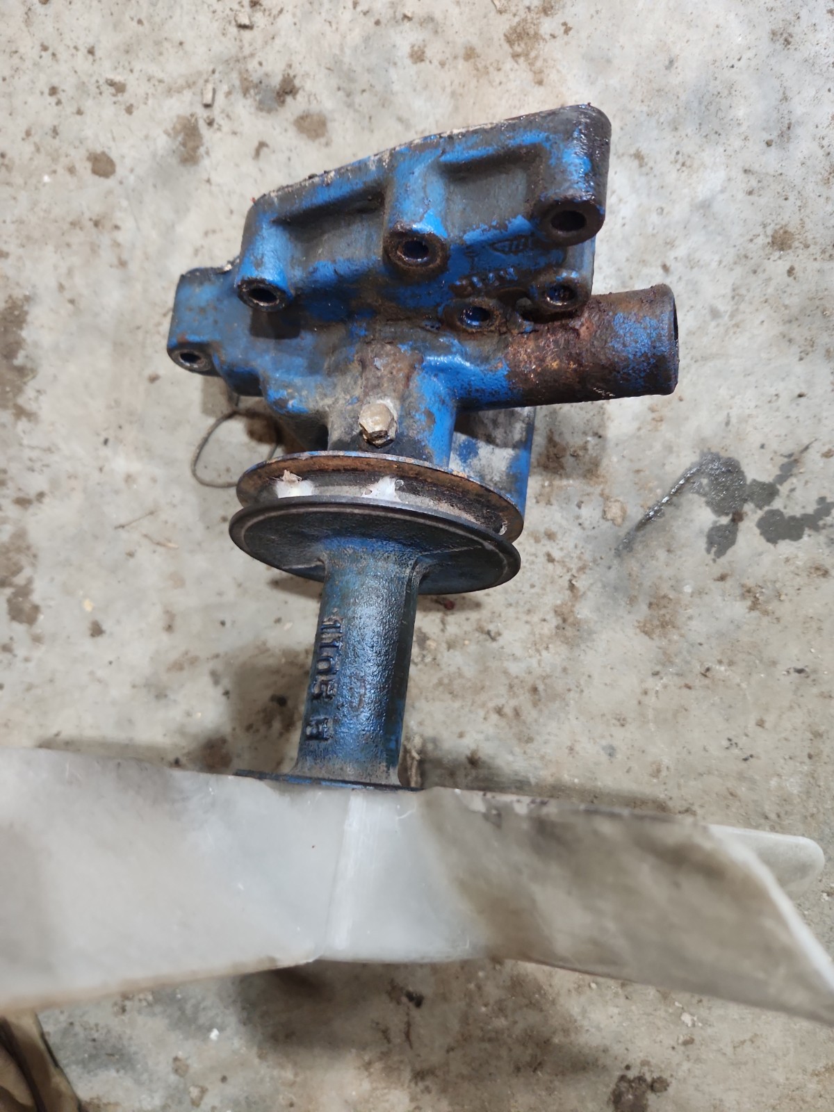 Ford 1500 Tractor Water Pump With Fan