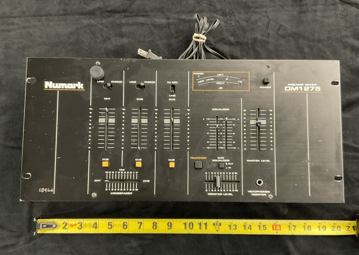 Numark DM1275 preamp mixer
