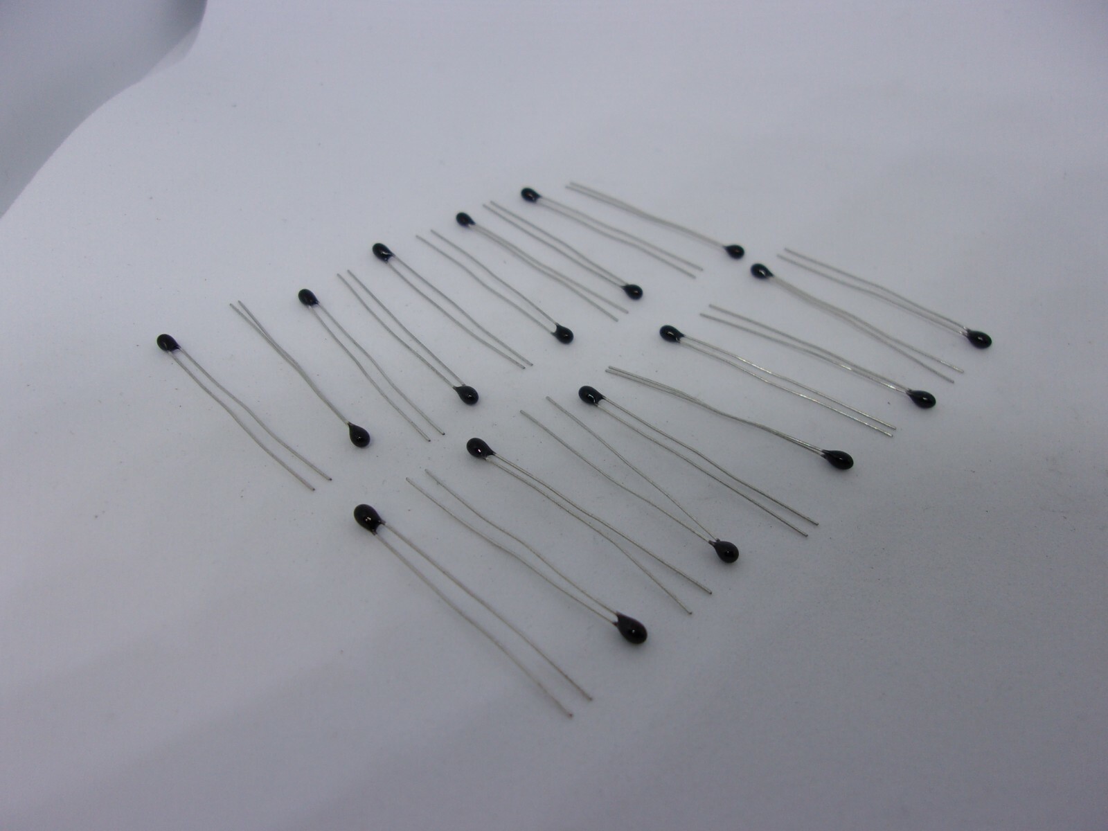 20 Pcs Pack Lot Thermal Resistor Thermistor NTC MF52 Package 3950 B DIP 5% 10K