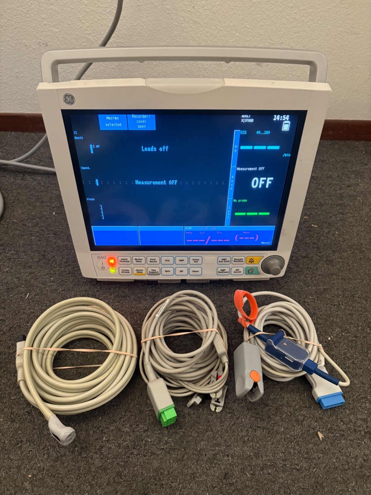 GE B40 Patient Monitor with Masimo Set Port and SPO2, ECG, NIBP Cables