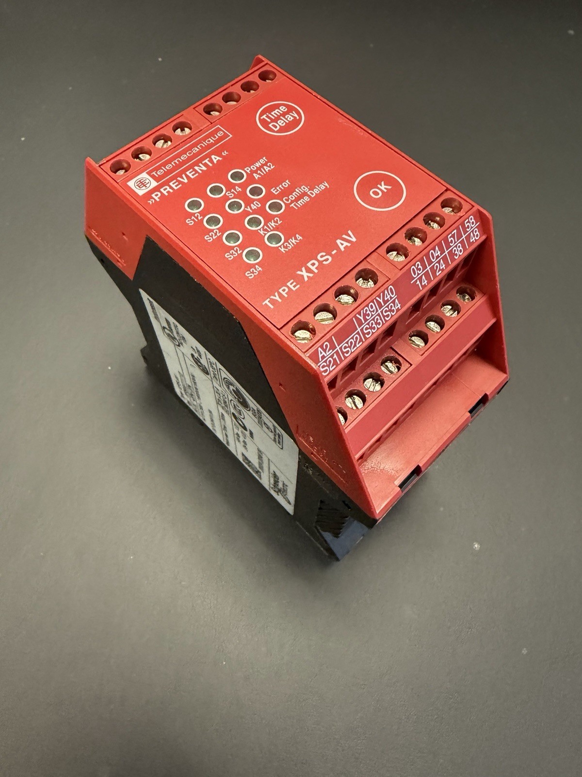 TELEMECANIQUE XPS-AV SAFETY RELAY MODULE 24VDC XPSAV11113P USA SELLER!