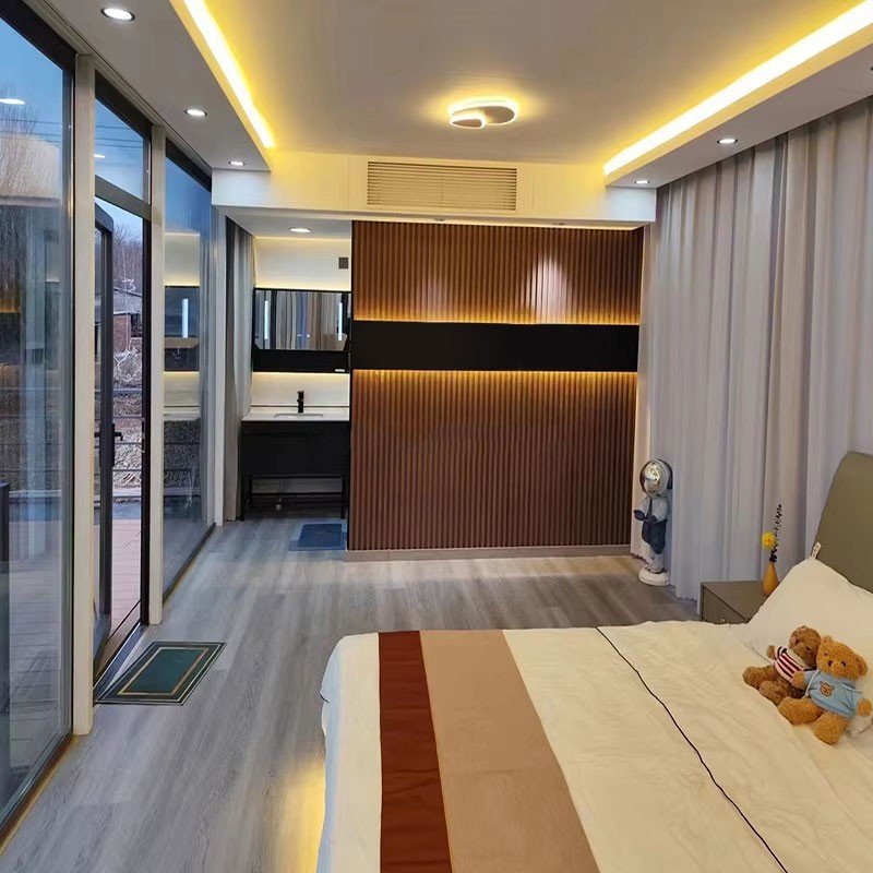 Factory Direct Sales Steel Structure Space House Leisure Capsule Mobile Home