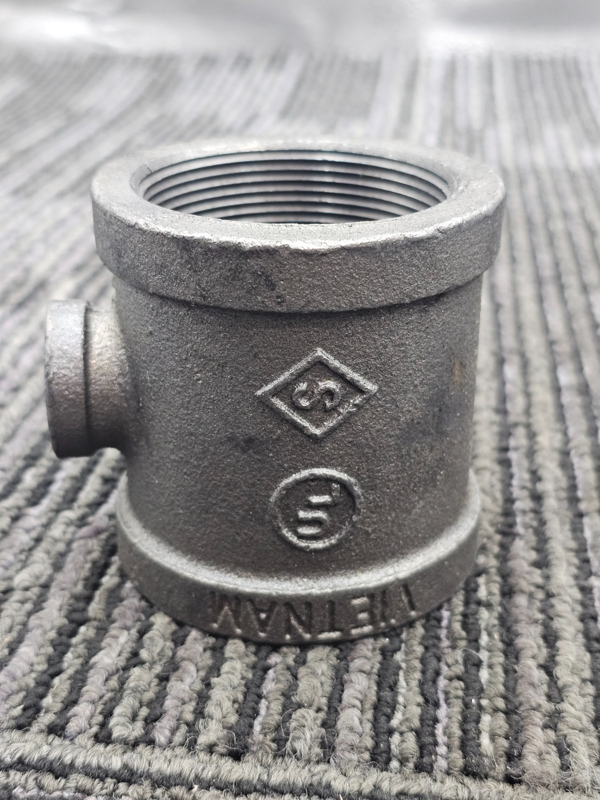 (QTY 2) Reducing Tee, 2″ X 2″ Malleable Iron Made in Vietnam