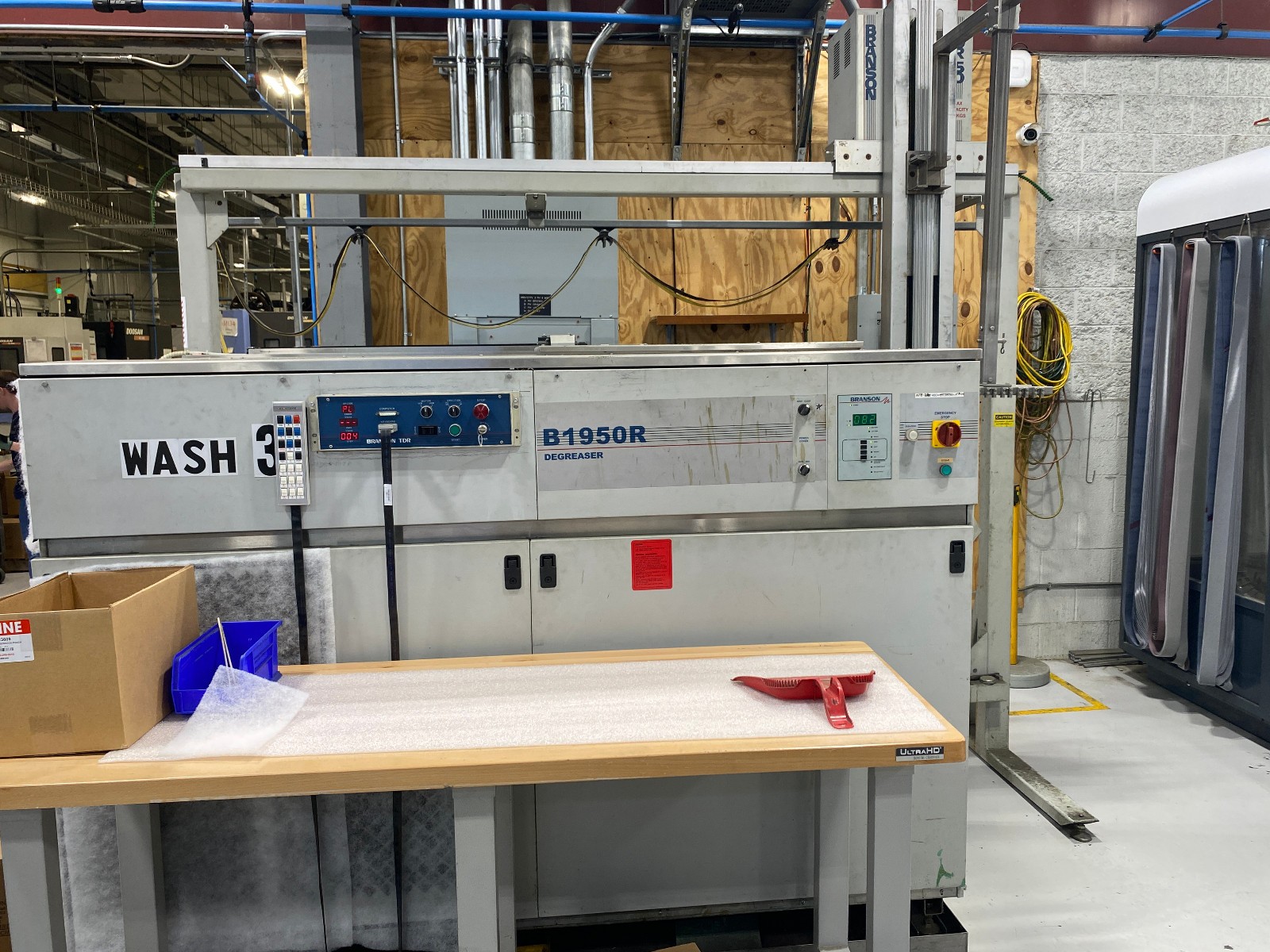 Branson Ultrasonic 1950R Ultrasonic Vapor Degreaser And TDR Lift
